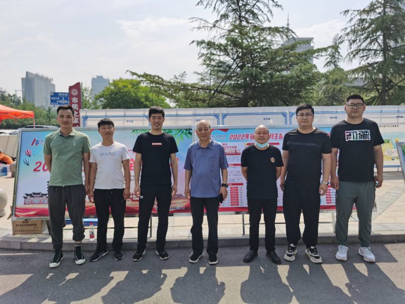 遵守安全生產(chǎn)法 當(dāng)好第一責(zé)任人|集團(tuán)公司積極參加安陽市“安全宣傳咨詢?nèi)铡被顒?dòng)！